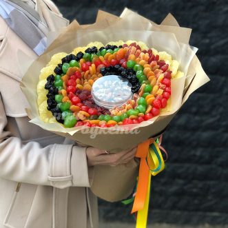 Букет из сухофруктов и миндаля