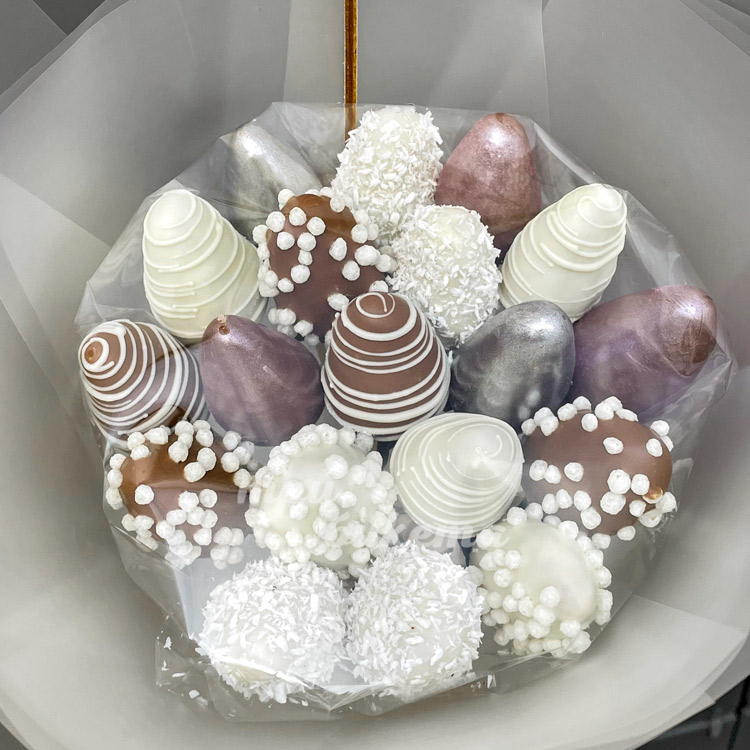 Букет из 19 клубники «Любимому учителю» (вид сверху)